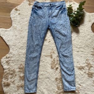 Urban Outfitters Light Wash High Rise Twig Ankle Skinny Jeans | BDG